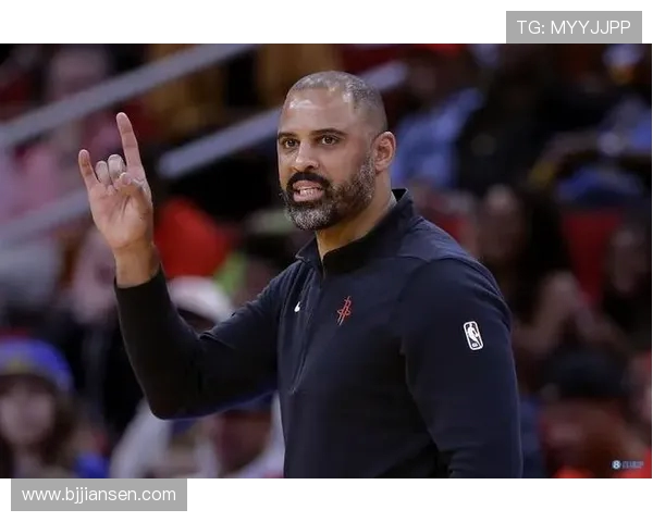 伊森未提前续约开赛季表现平平 场均3.5分5.5板2.5失误需改进