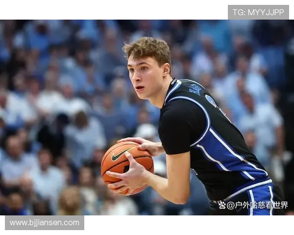 弗拉格满弓战斧暴扣震撼全场展现顶级运动能力令人难信是新秀